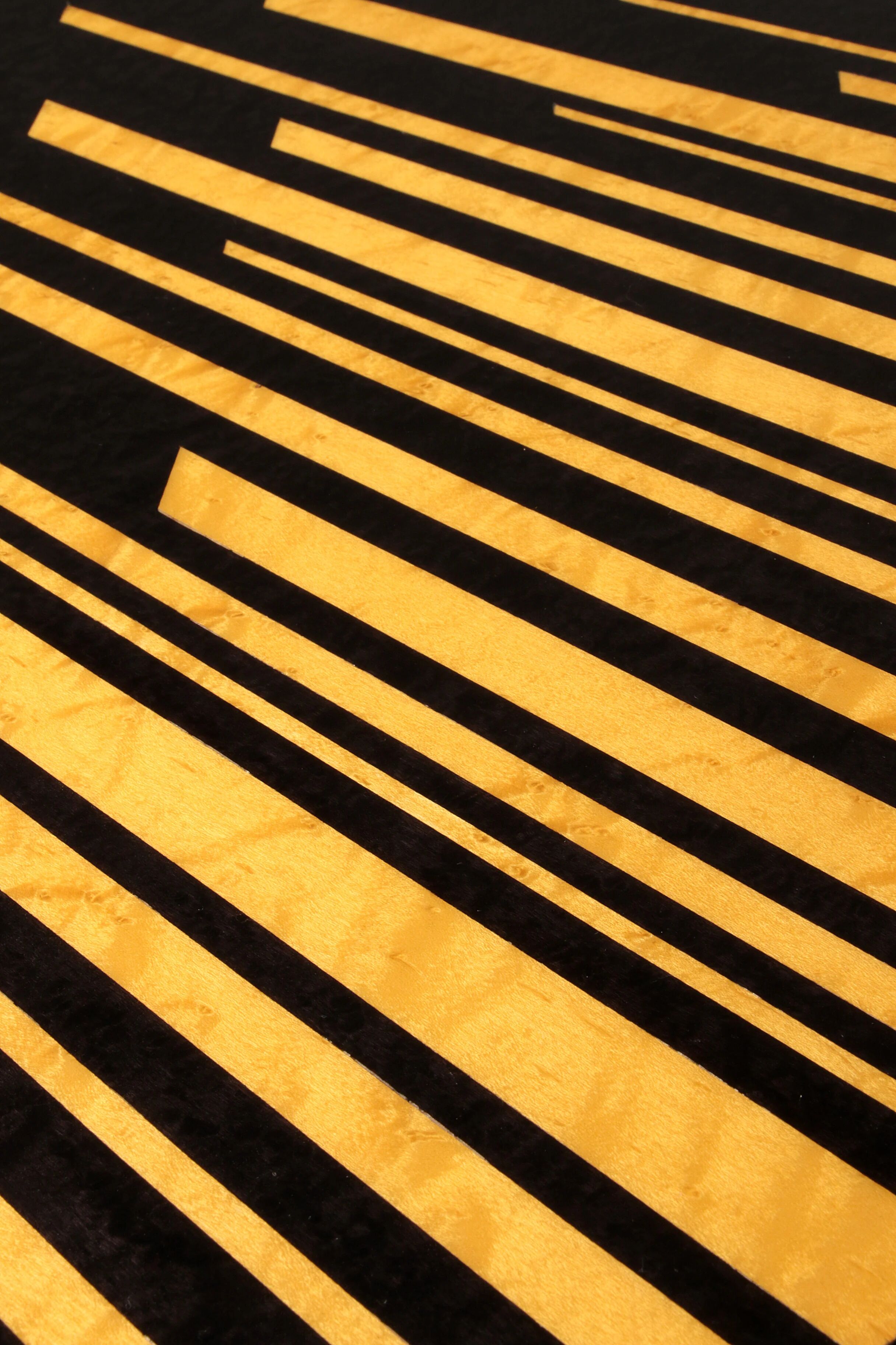 1980s Italian coffee table in black and yellow lacquered wood