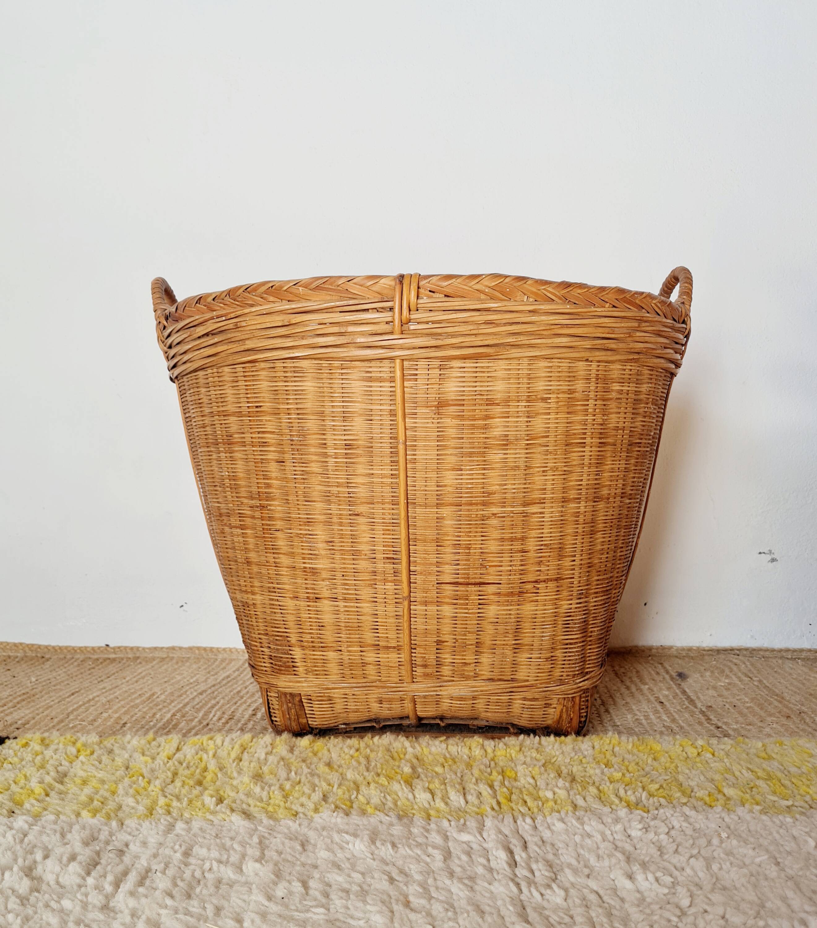 Storage basket for a plant pot in vintage rattan