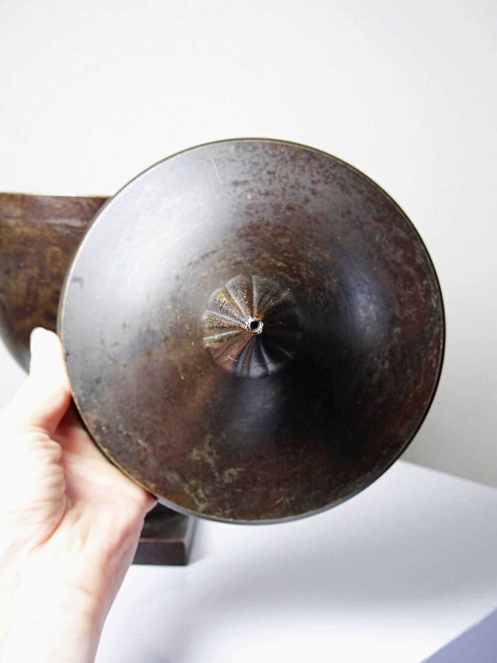 Covered cassolette in Empire style, patinated bronze, India, 1960s-1980s.