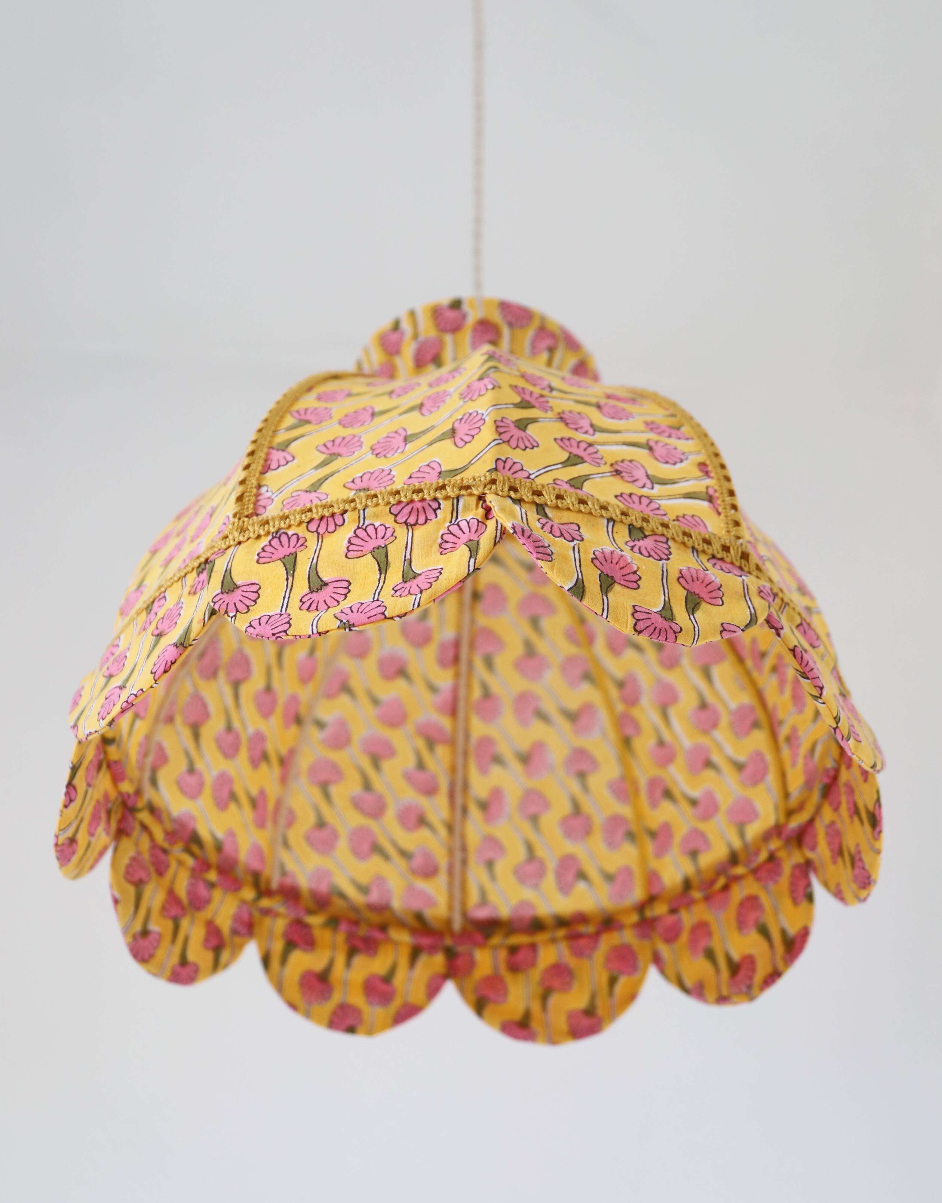 Printed textile suspension, dome shape with small crown