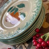 Dessert plates from Castries earthenware.
