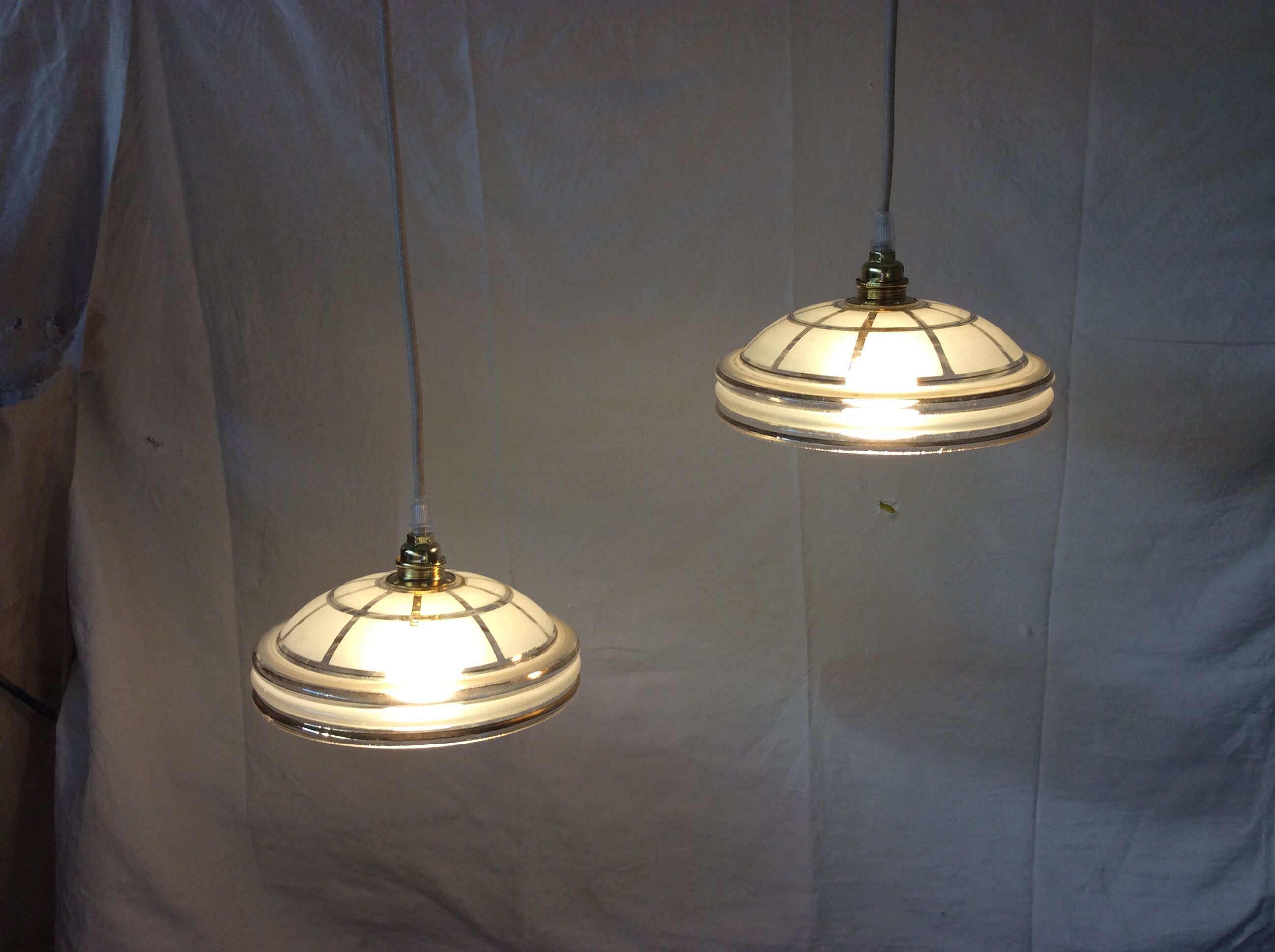 Vintage opaline suspension duo