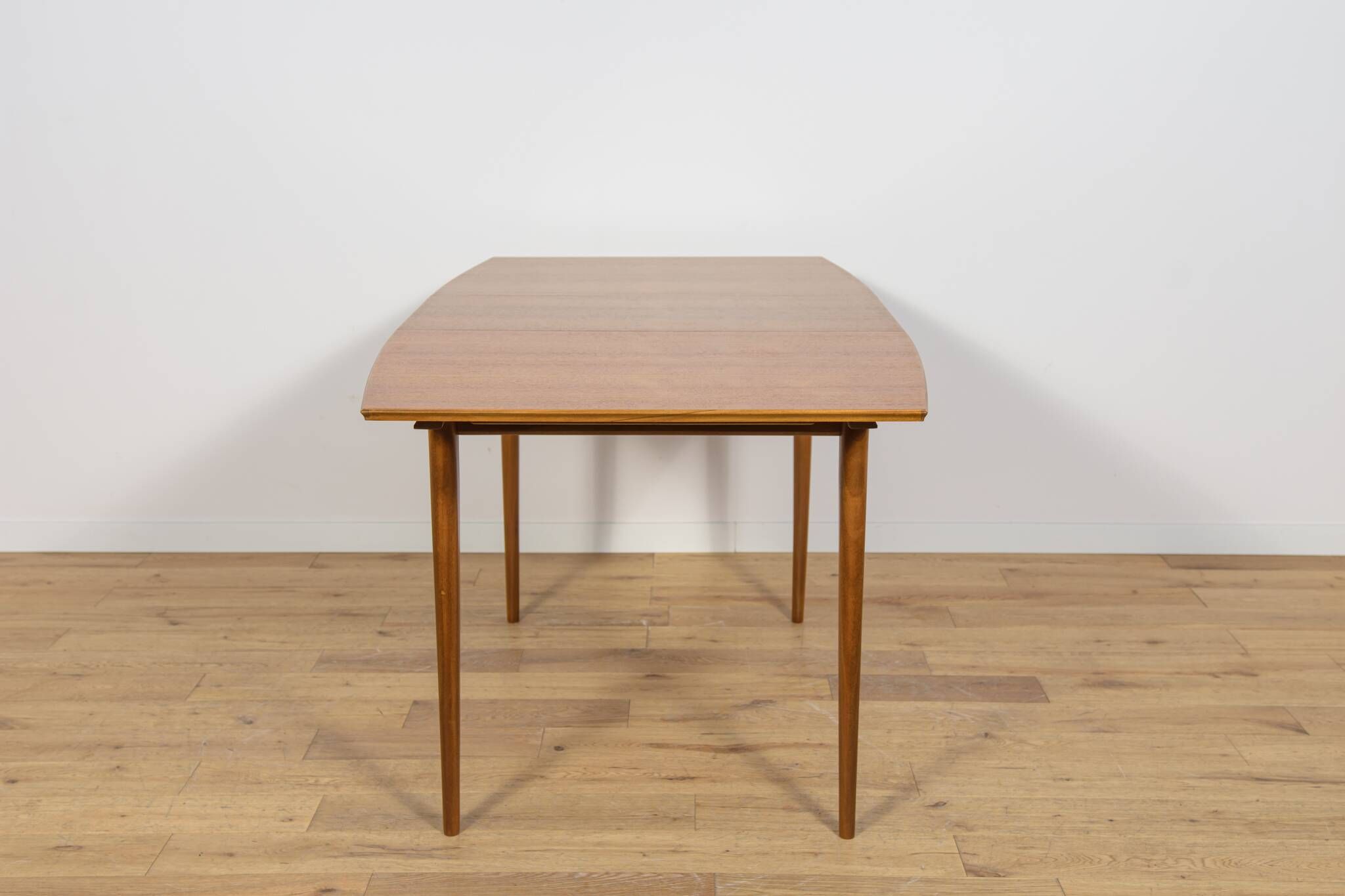 Table à manger extensible en teck du milieu du siècle de McIntosh, Royaume-Uni.