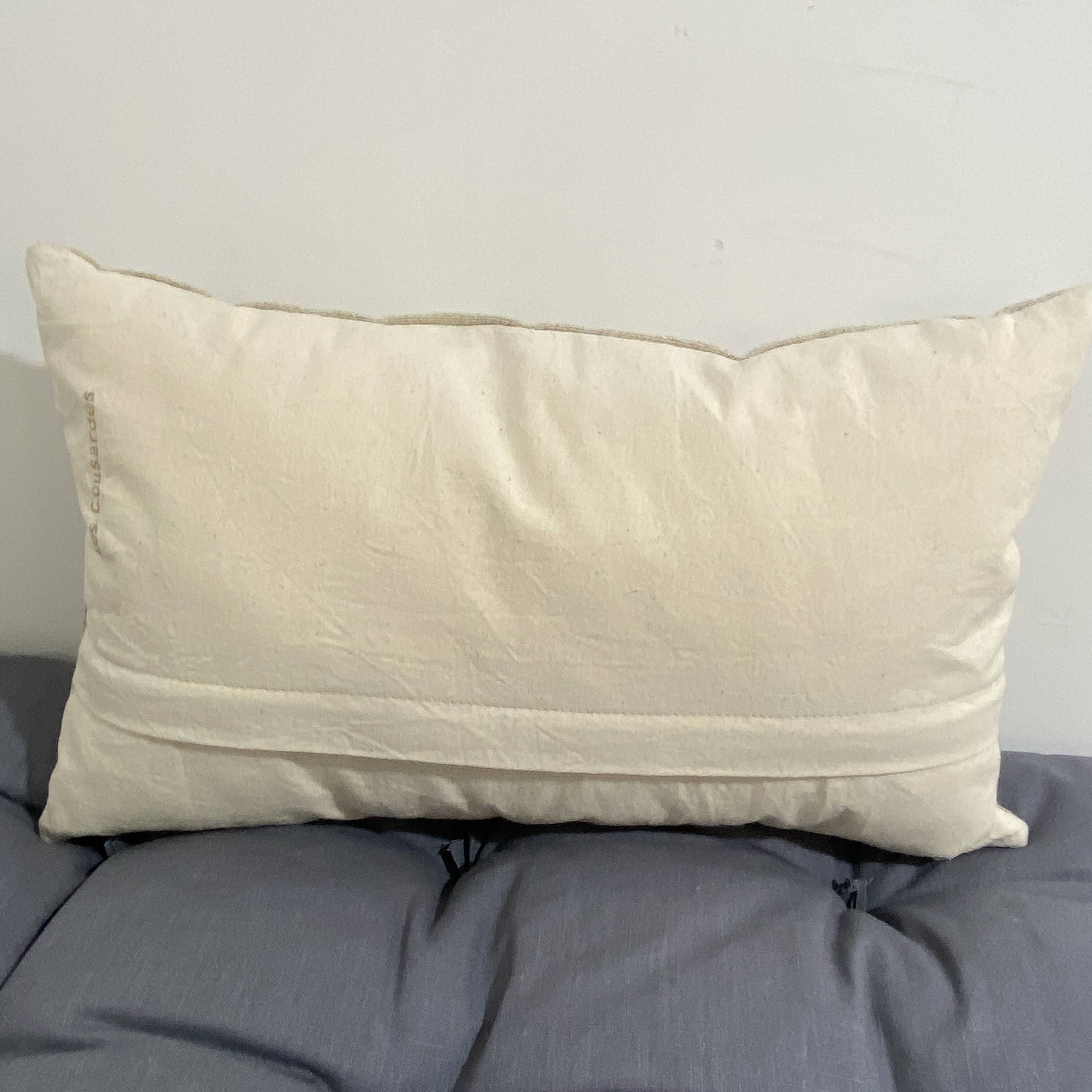 Coussin en toile ancienne style Kilim