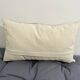 Coussin en toile ancienne style Kilim