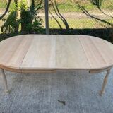 Renovated Louis Philippe round extendable dining table 115cm with 2 extensions.