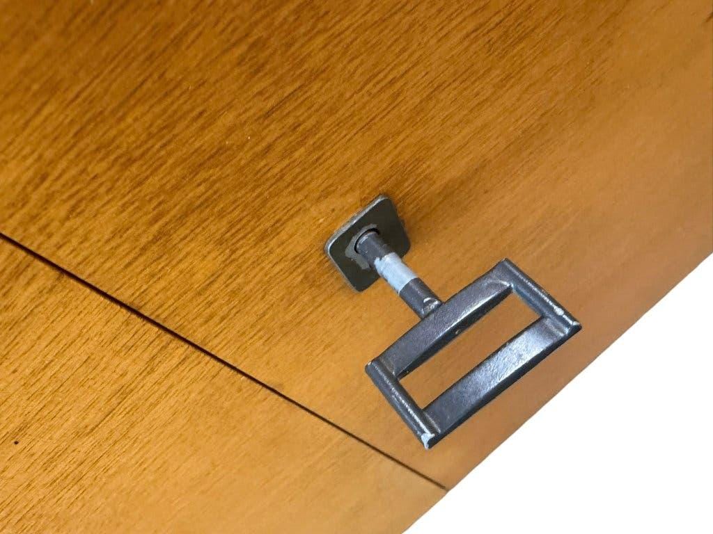 Meuble vintage en bois (commode, meuble TV) avec cadre noir