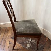 Paire de chaises Directoire en noyer, fin XVIIIe