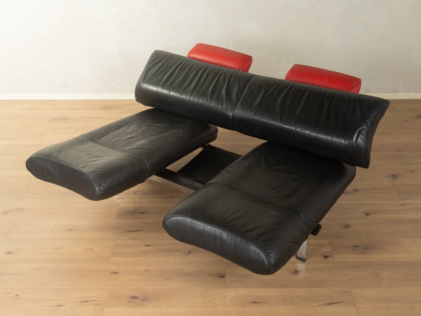 de Sede | Reto Frigg DS 140 sofa, 1980s, black leather & chrome, adjustable headrests