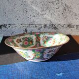 Chinese porcelain bowl with floral and bird decoration – Famille Rose style