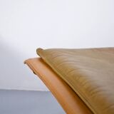 Imposante paire de fauteuils cuir et acier années 60'