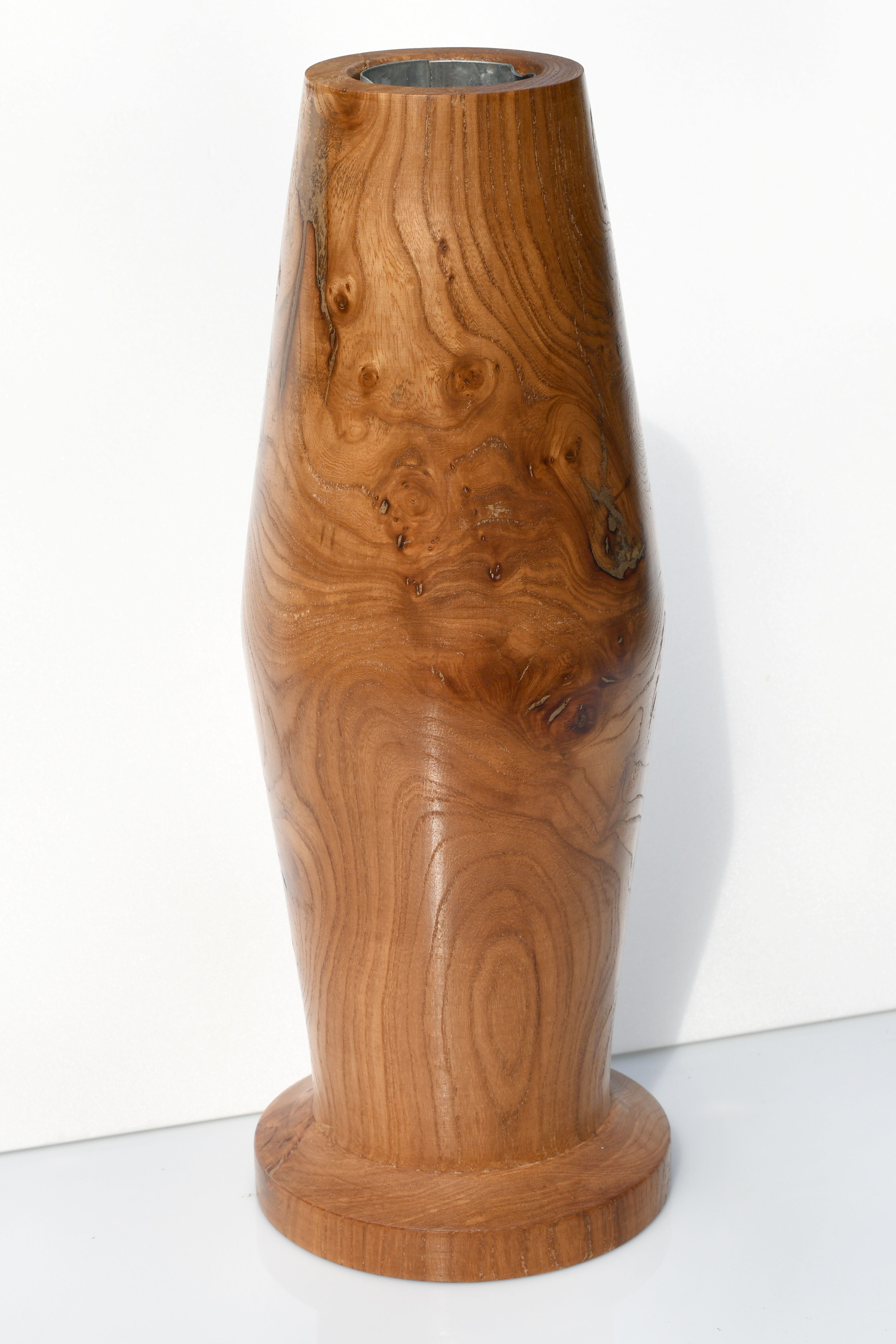 Elm wood vase