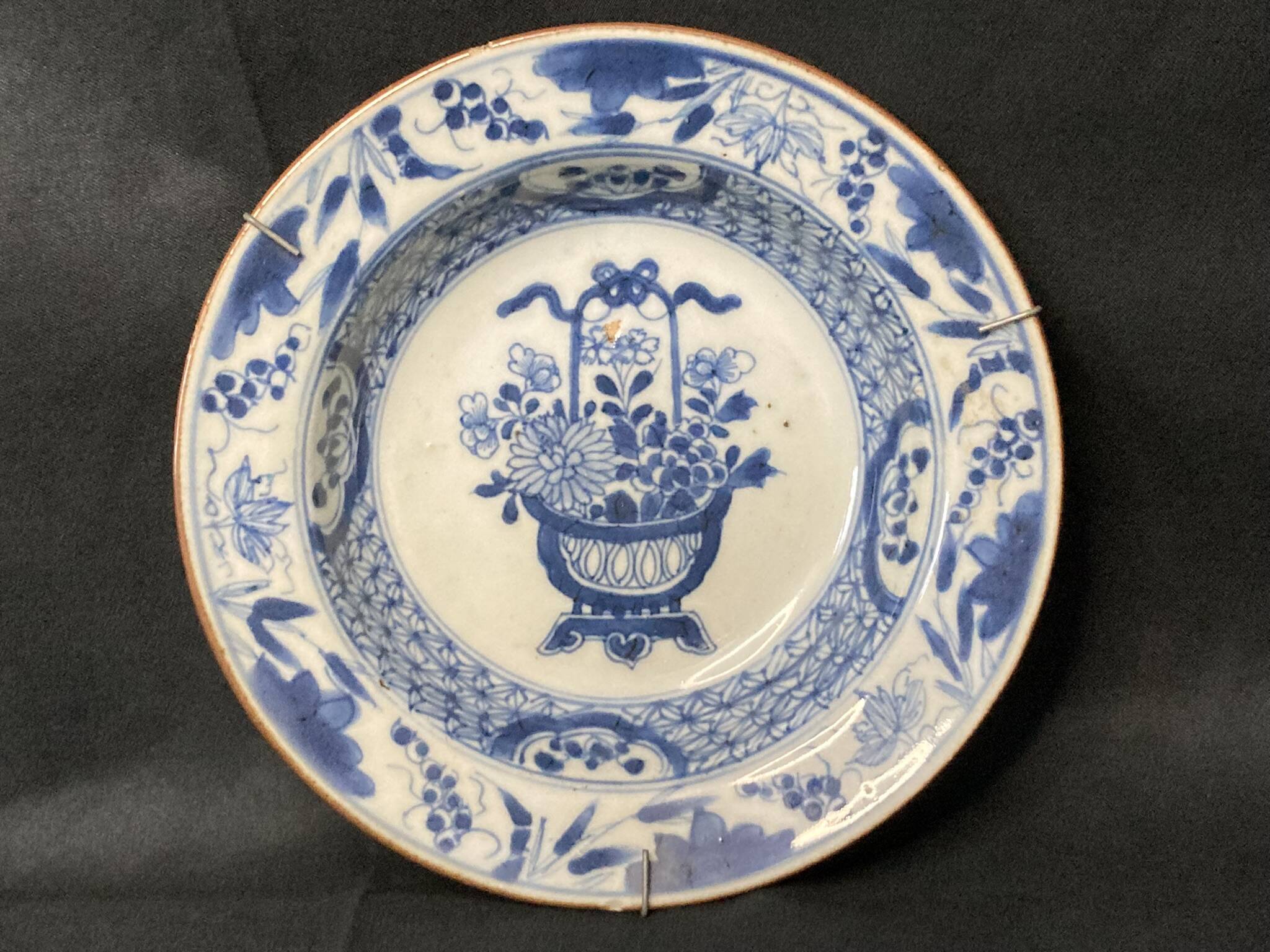 China, 18th century blue and white porcelain soup plate