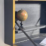 Hanging desk