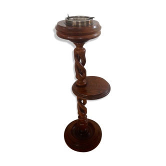 Ashtray on foot and tablet