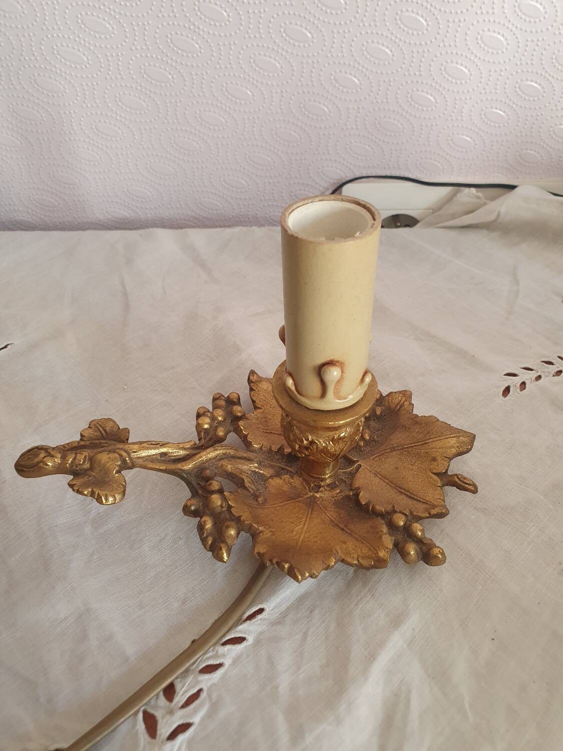 Small hand-held candle holder lamp in vintage gold metal
