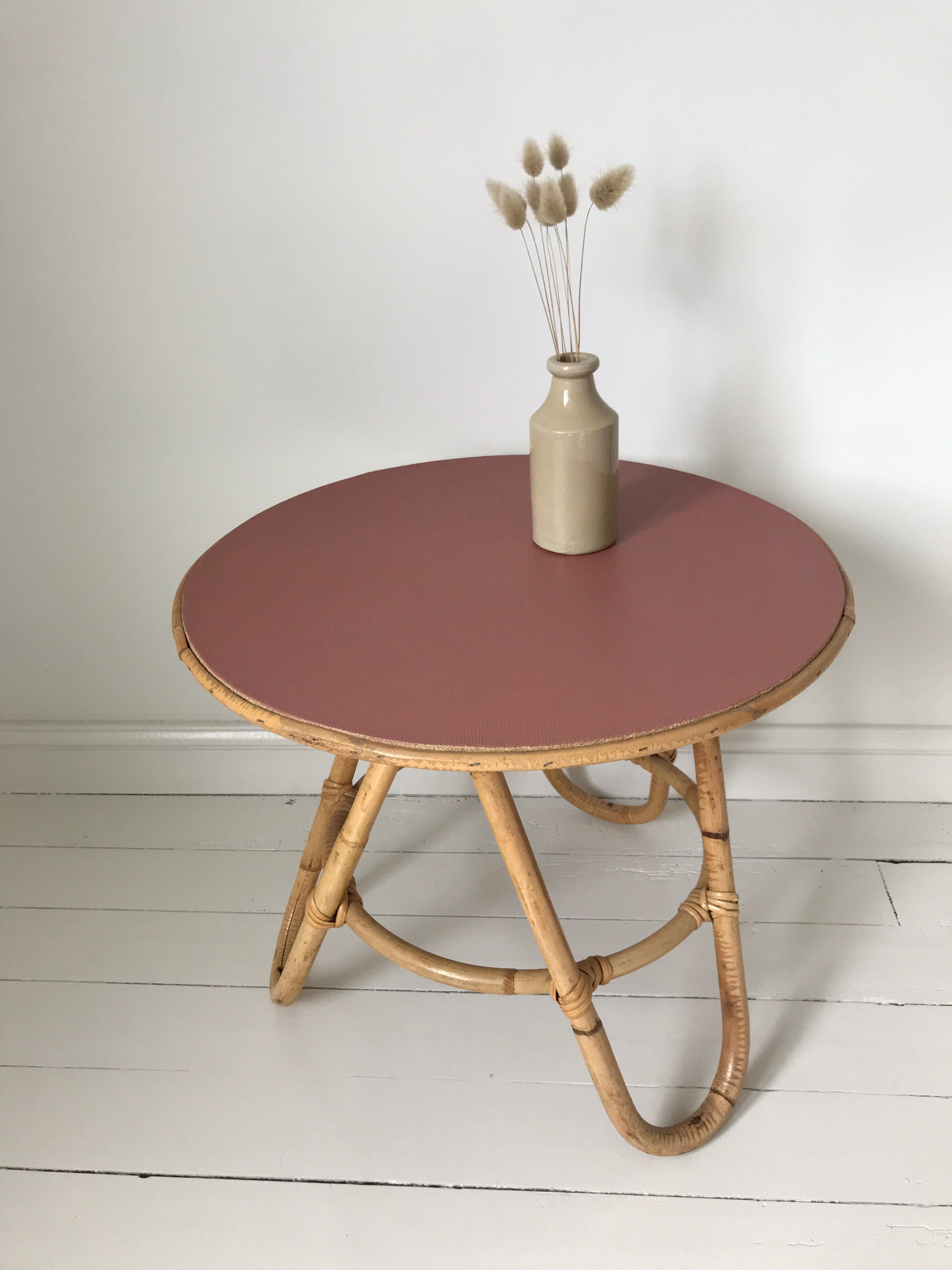 Back table in rattan from the 50s