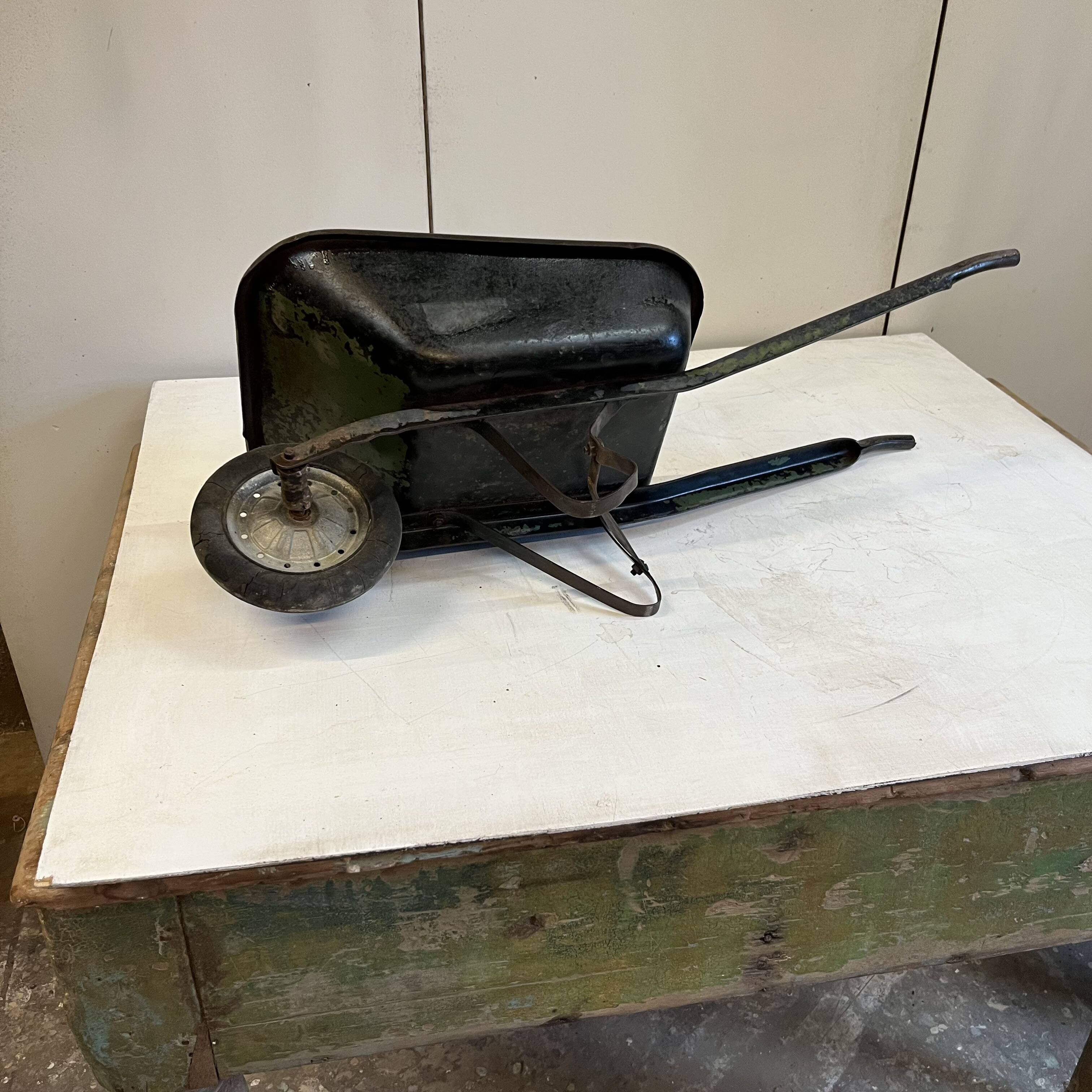 Children's wheelbarrow