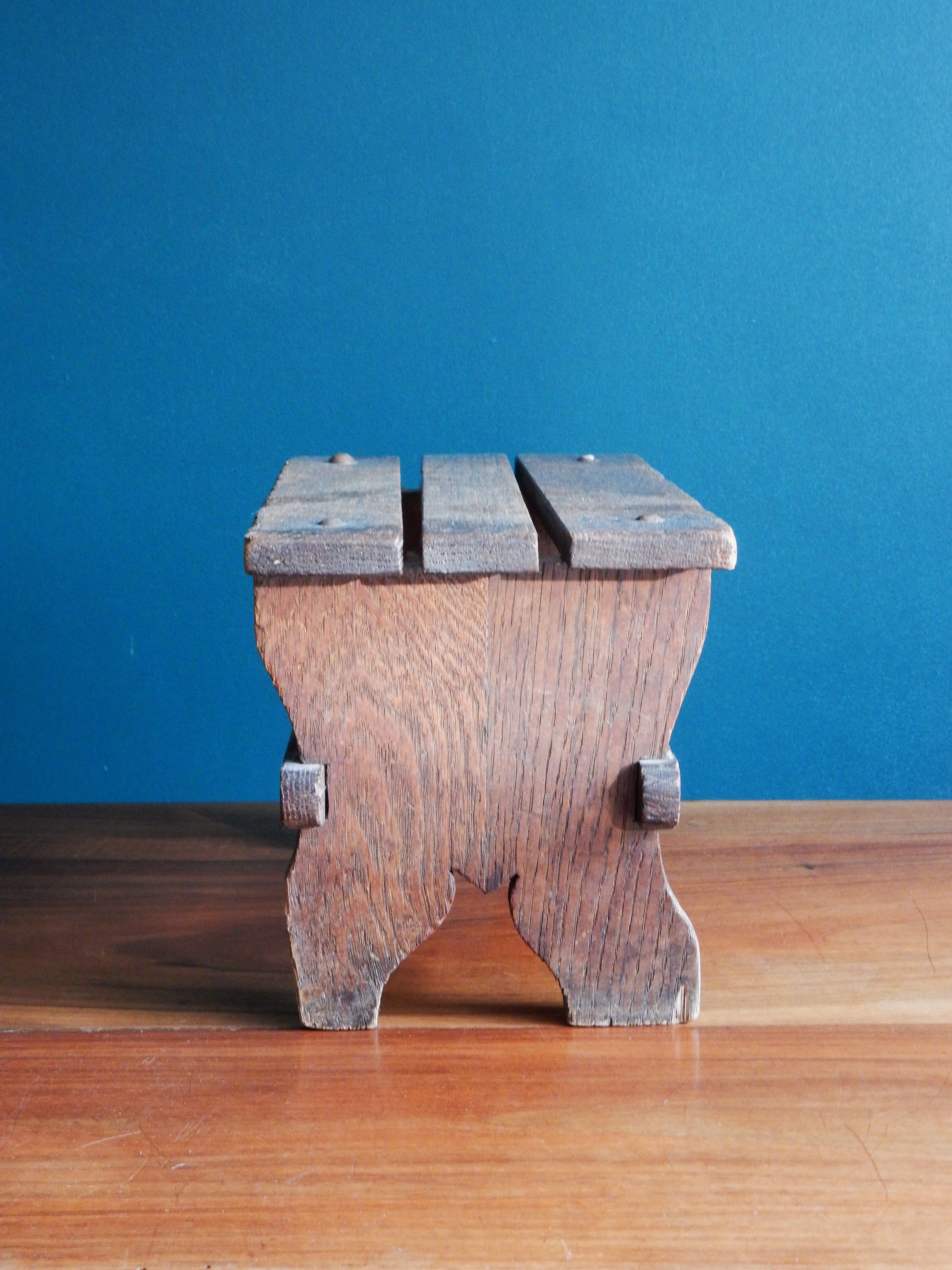 Wooden footrest