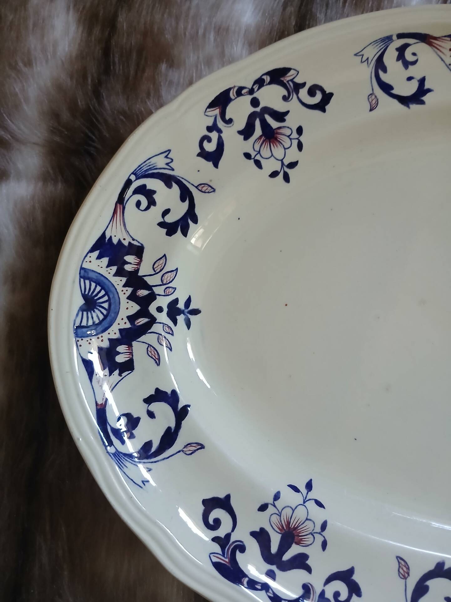 2 oval dishes in ironstone from Longchamp