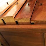 Chest of drawers in walnut