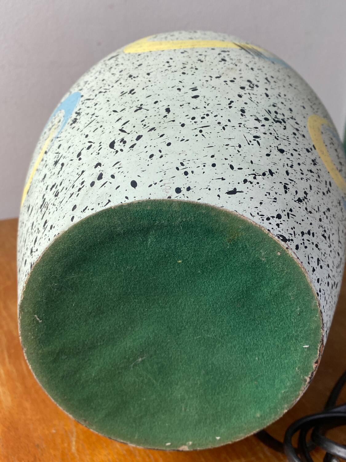 Terracotta lamp base with graphic decor