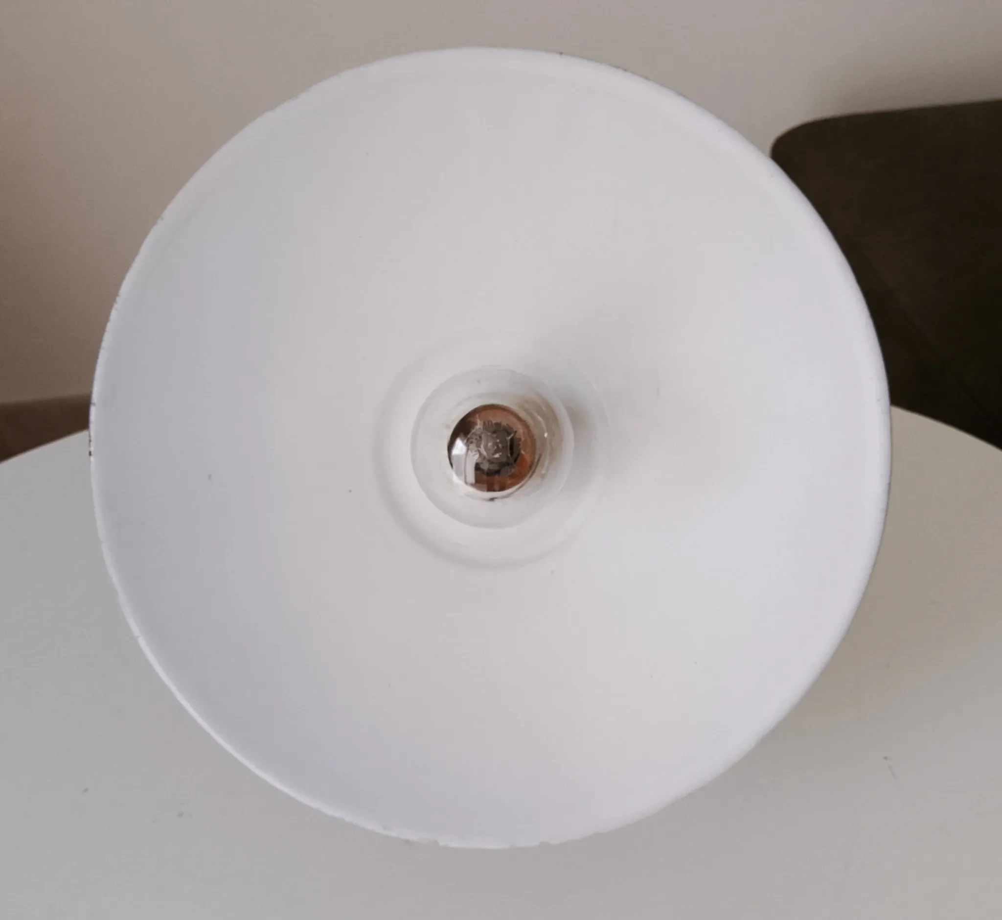 Antique wall light with a swan neck in enamelled metal, porcelain, and brass.
