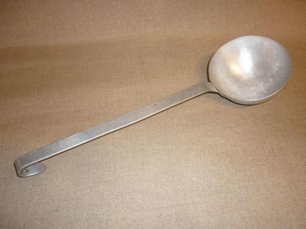 Hammered aluminum ladle