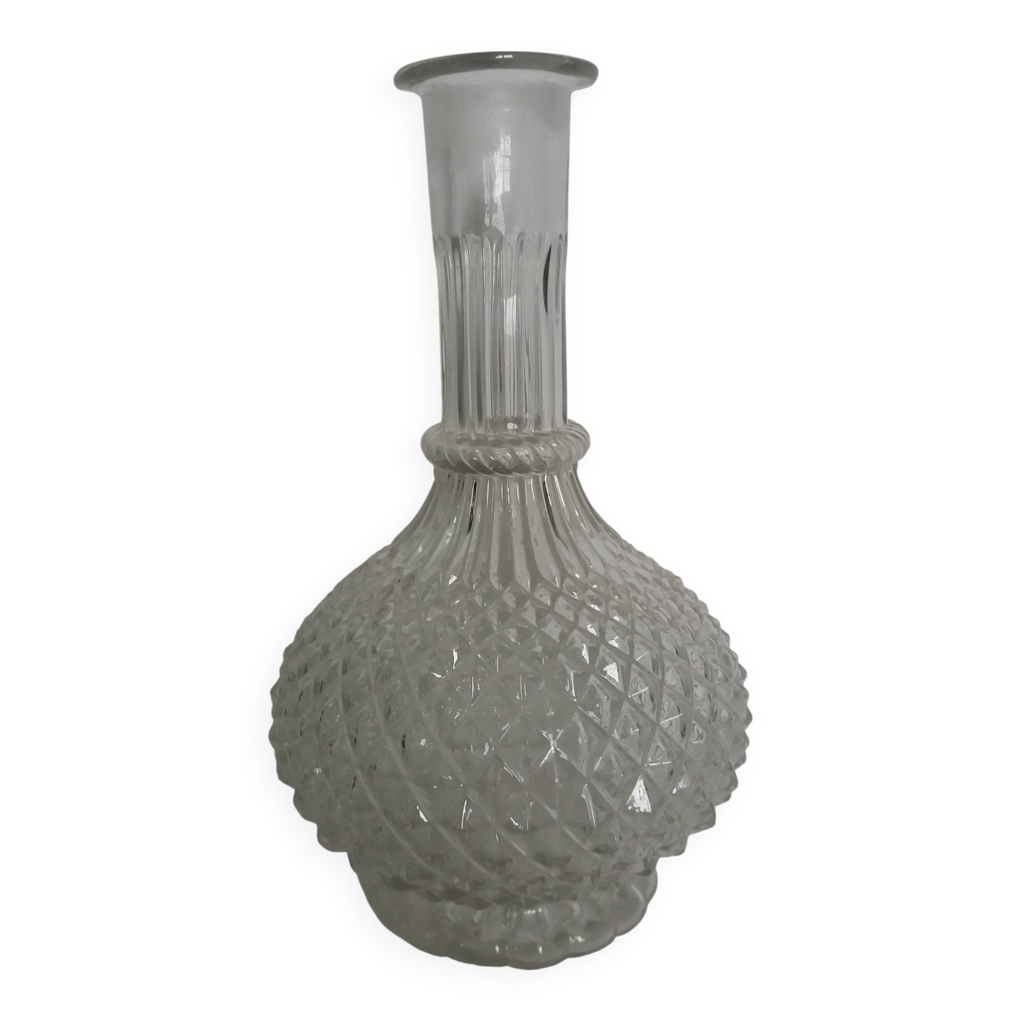 Glass carafe vase with pineapple diamond point decoration