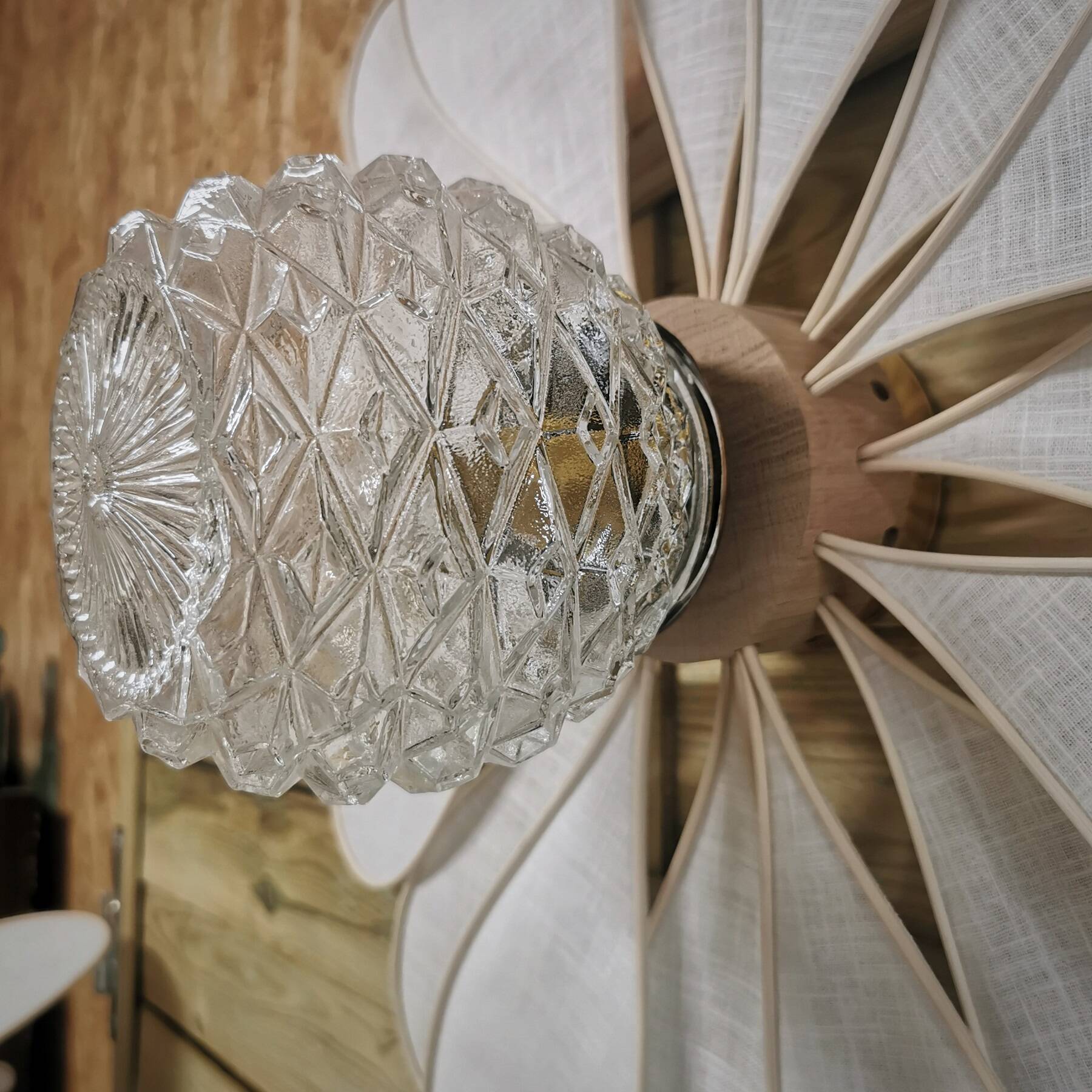 Vintage globe flower wall light