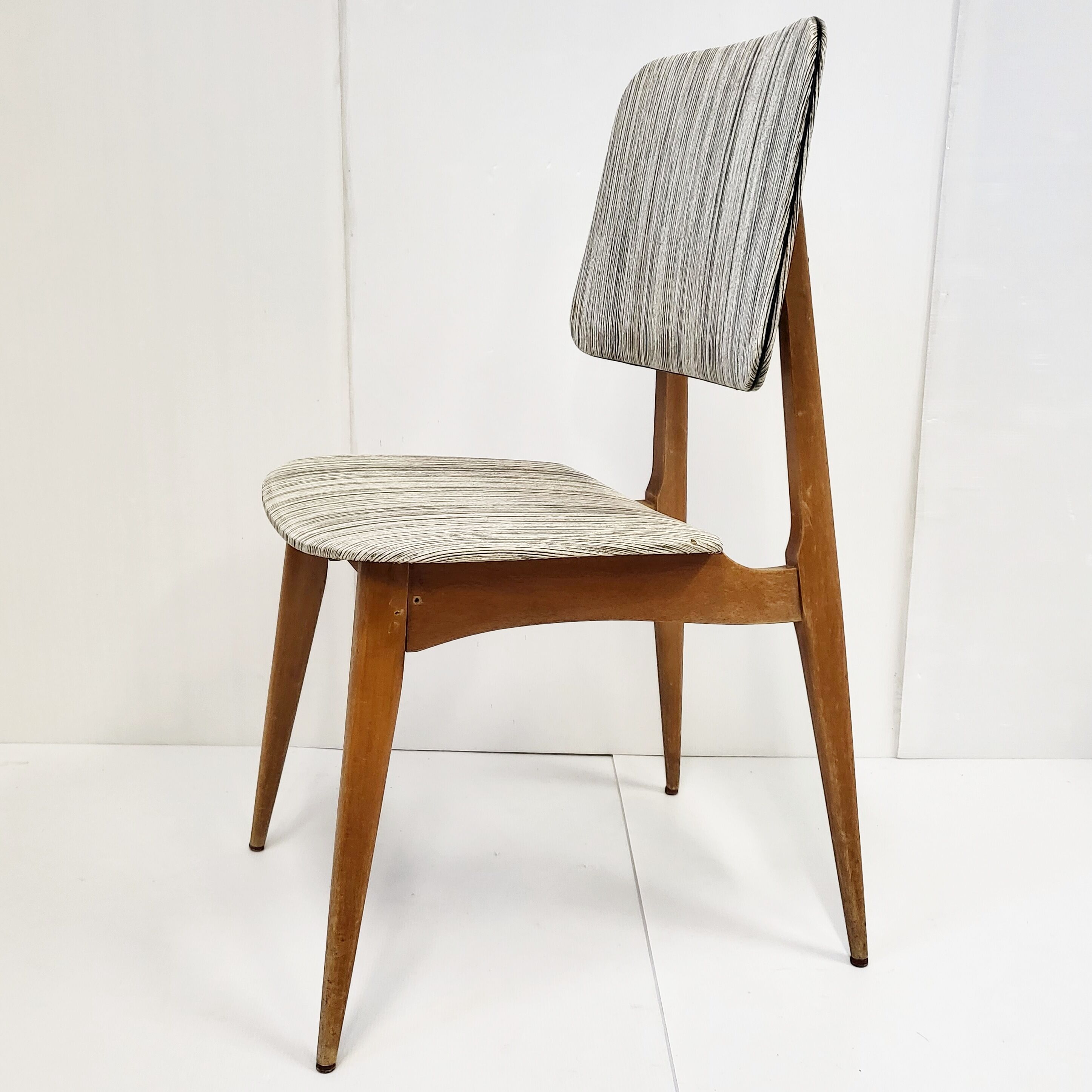 Suite of 6 vintage chairs 1950