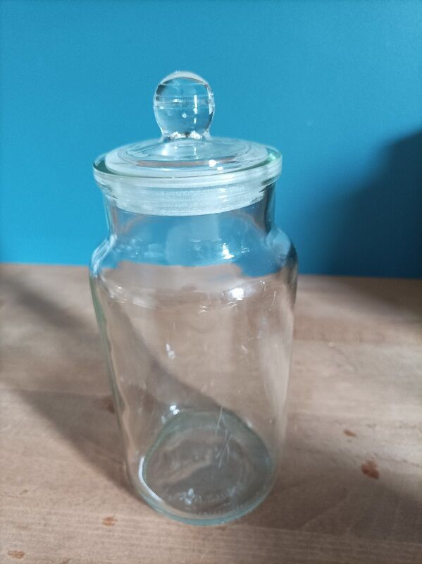 Cotton jar glass Ravenhead with cap