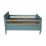 Baby bed feet compass and woven wicker