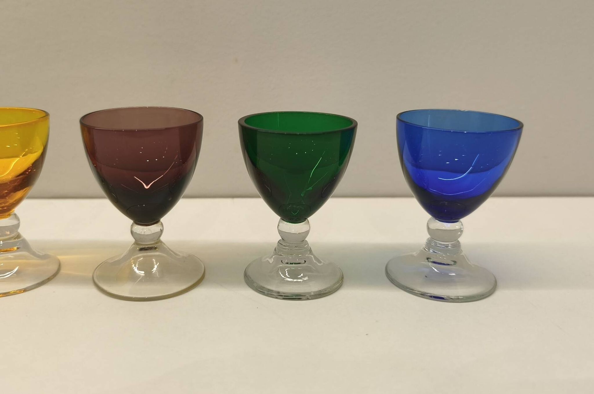 Set of 6 vintage multicoloured liqueur glasses (1960s/70s)