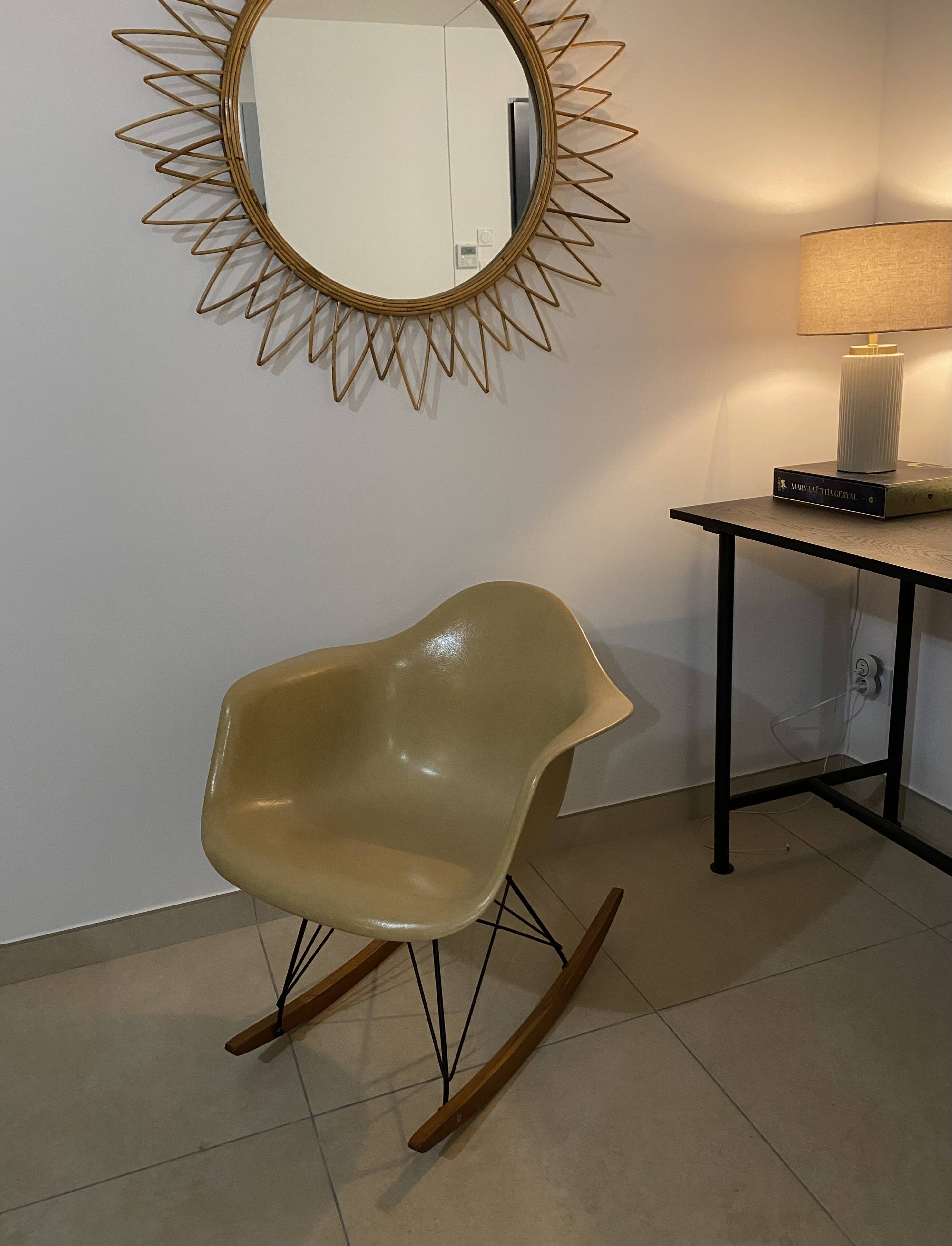 Vintage Eames Rocking Chair - Herman Miller - Vintage Ochre
