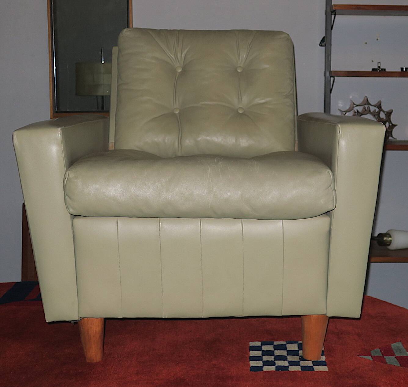 MId century pistachio green leather lounge chair after Florence Knoll, 1950s