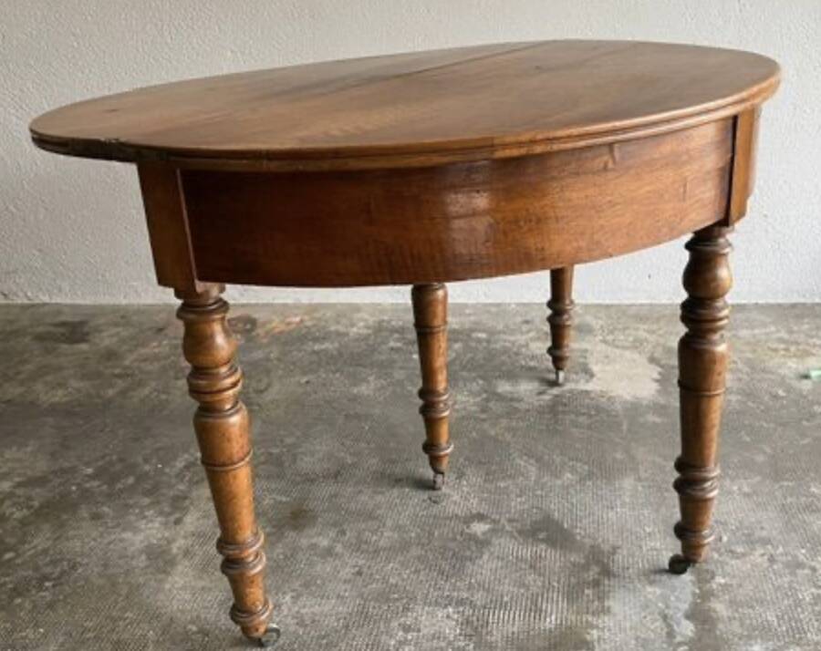 Half-moon table