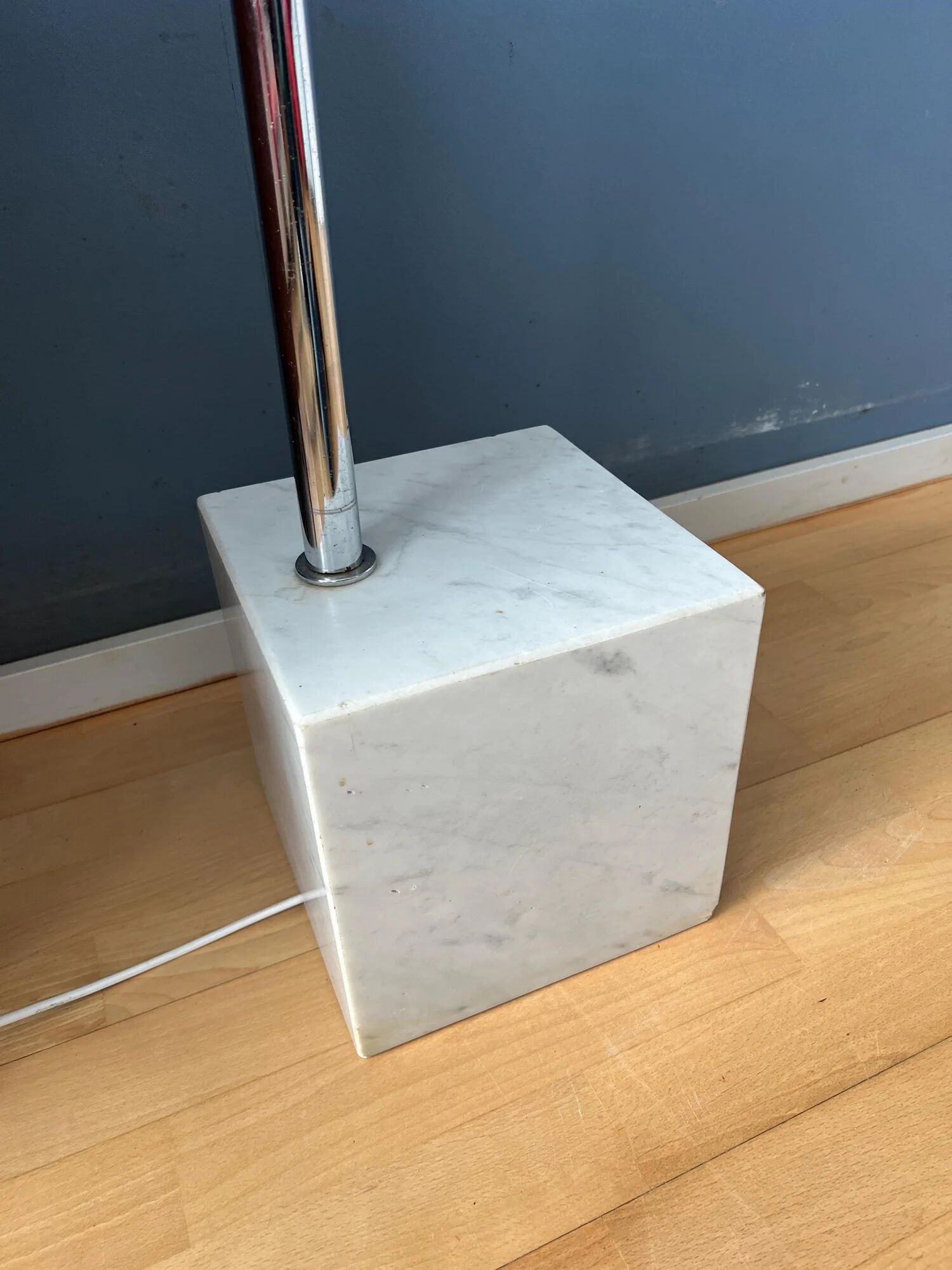 Vintage Guzzini Space Age arc floor lamp with white mushroom shade and marble base