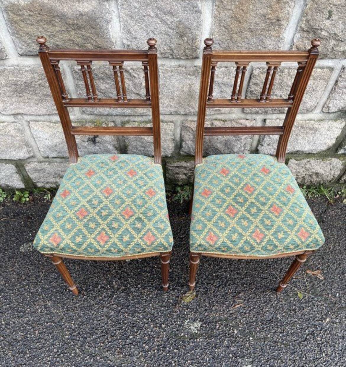 2 Napoleon III chairs upholstered in tapestry