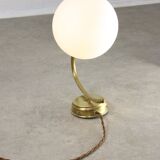 Applique murale italienne vintage en laiton et opaline