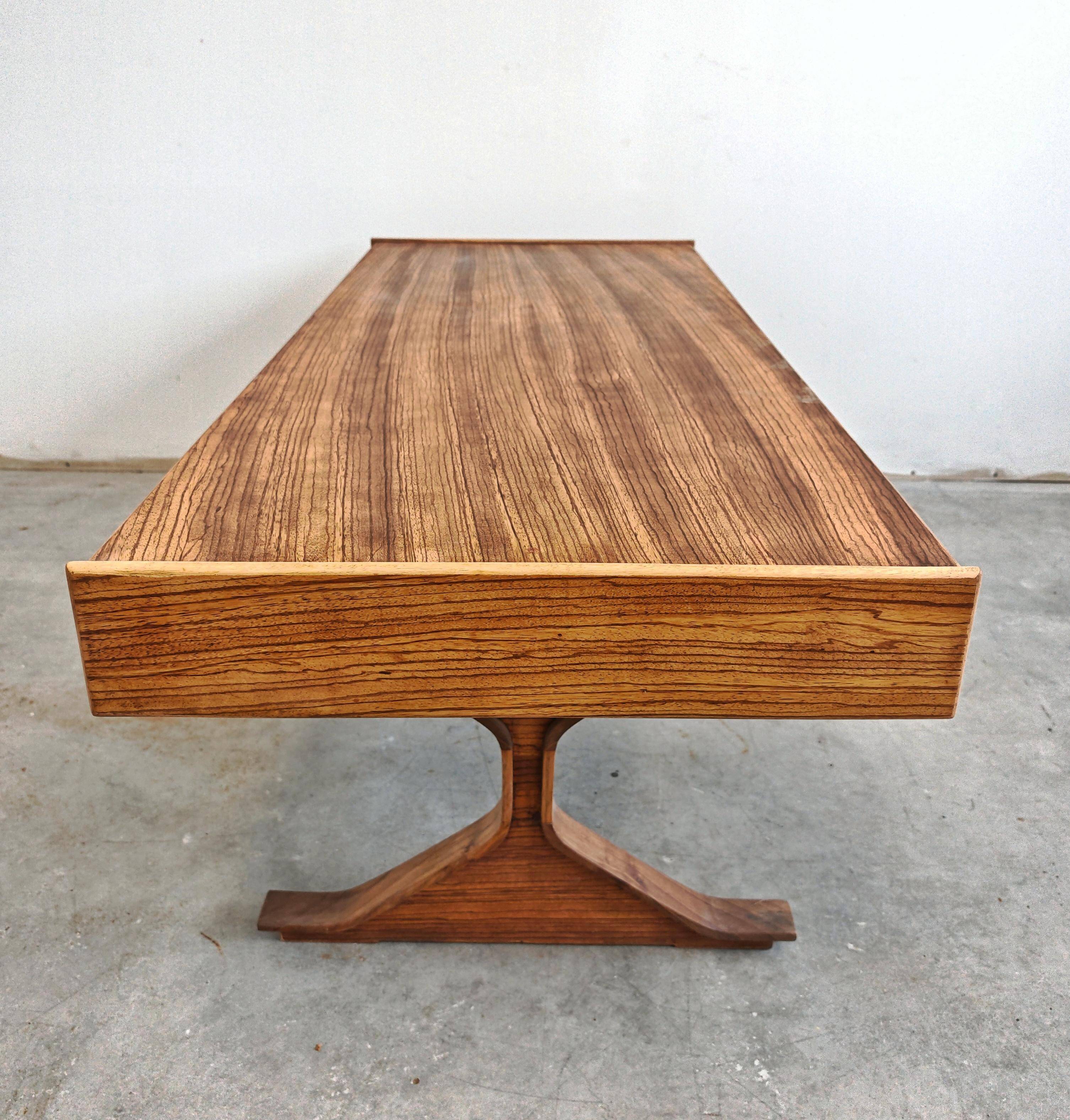 Table basse Mid Century Modern Gianfranco Frattini bois de Zebrano