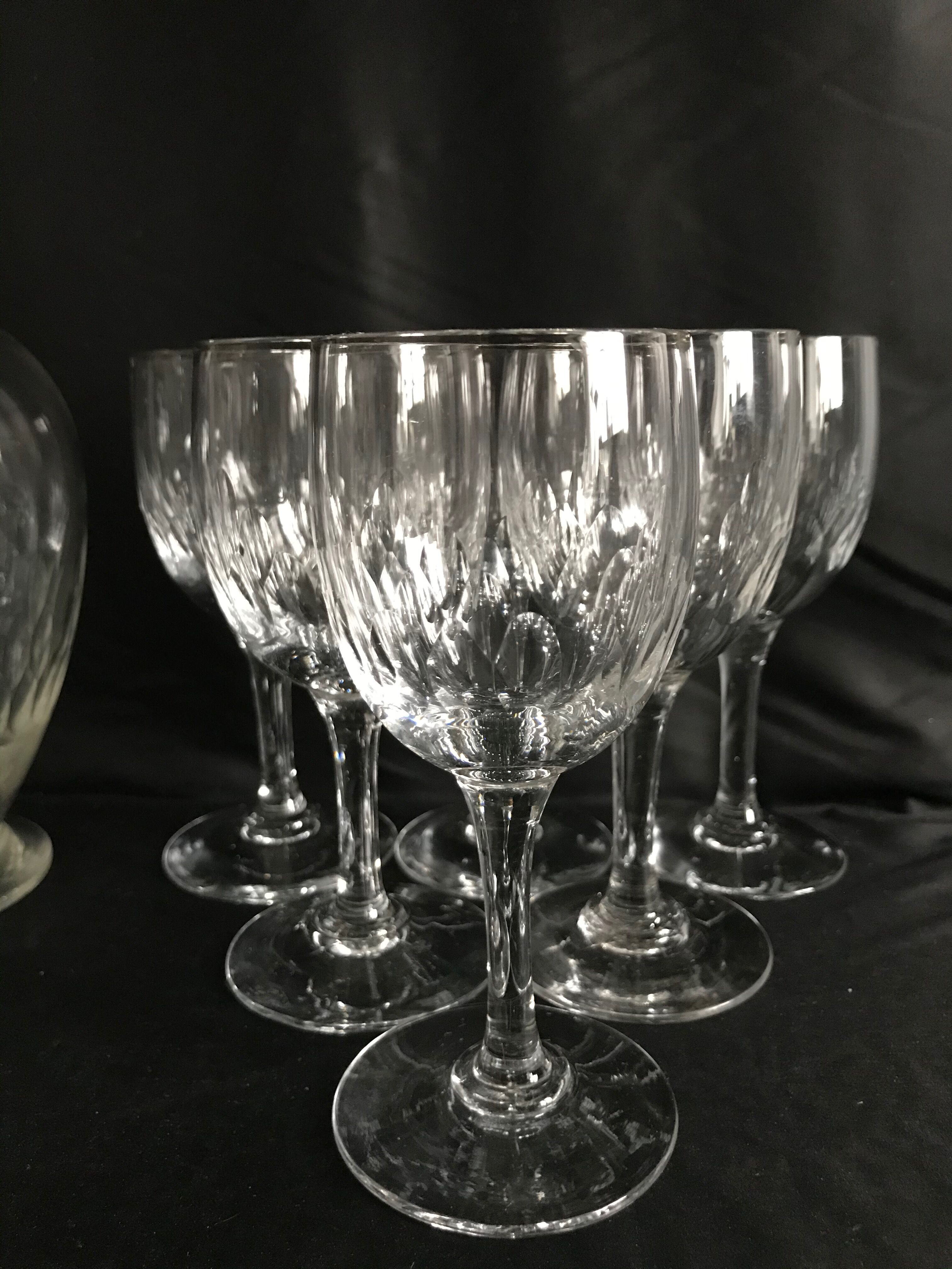Set of 6 glasses and 1 carafe in style