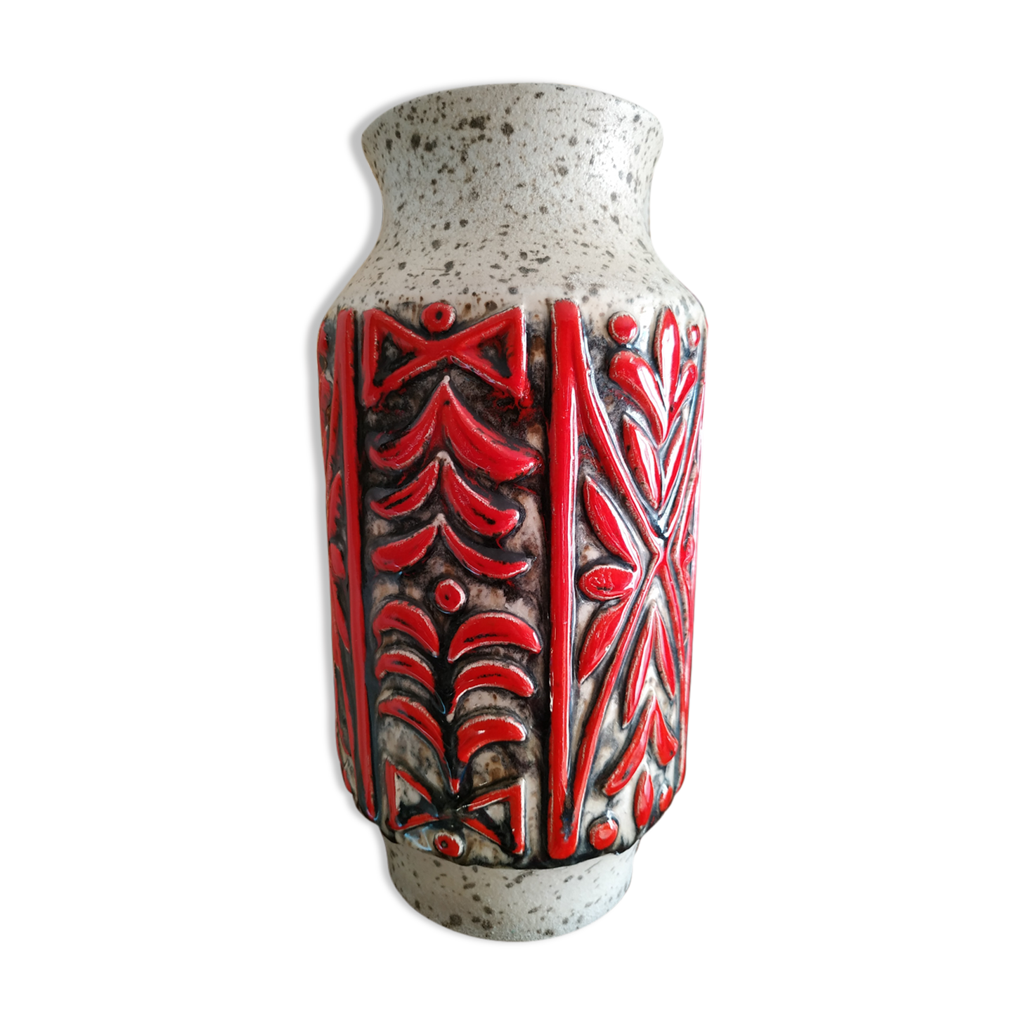 Red and white vintage keramik vase
