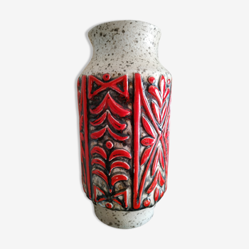 Red and white vintage keramik vase