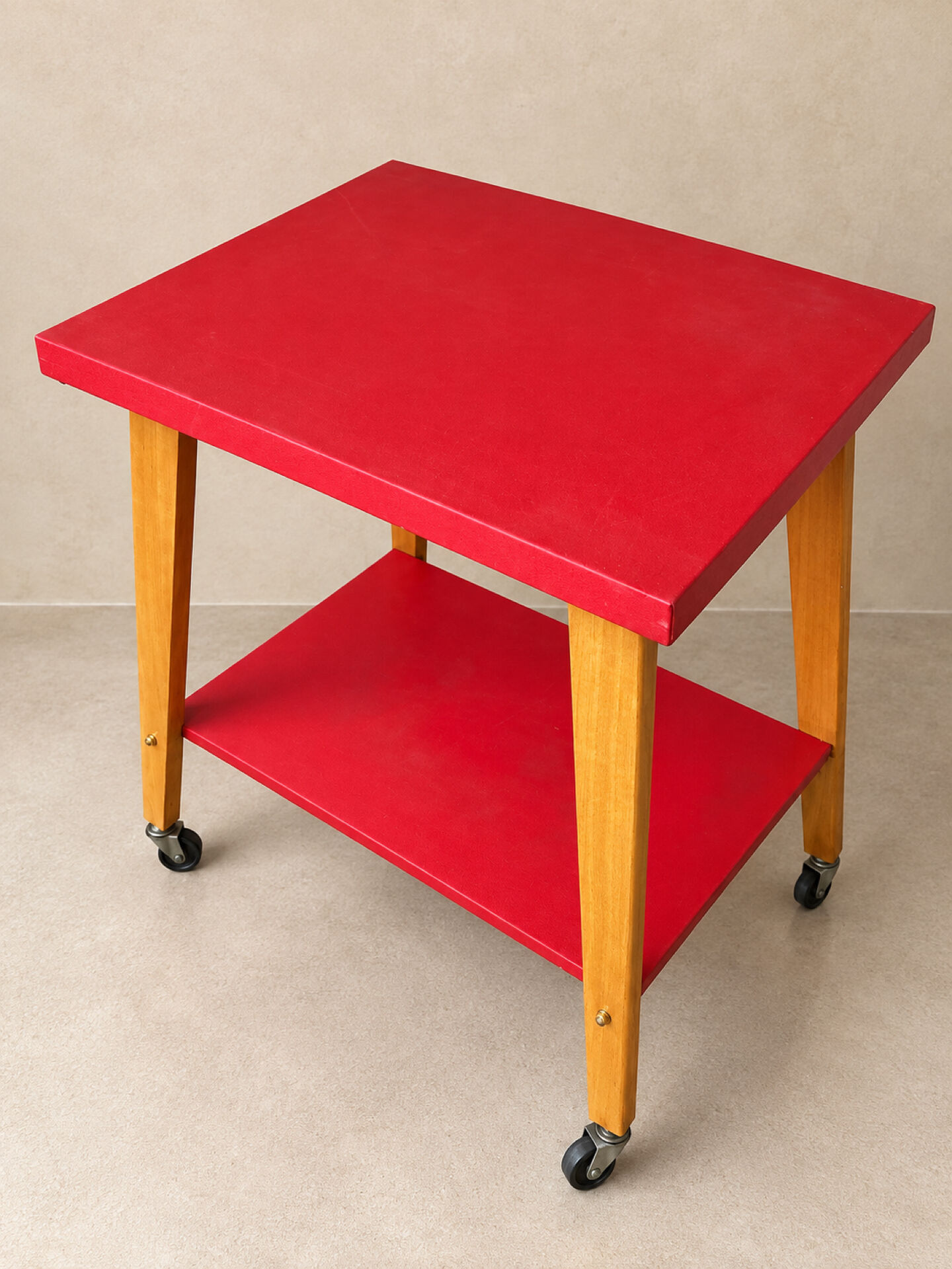 Desserte vintage sur roulettes datant des années 1950-60