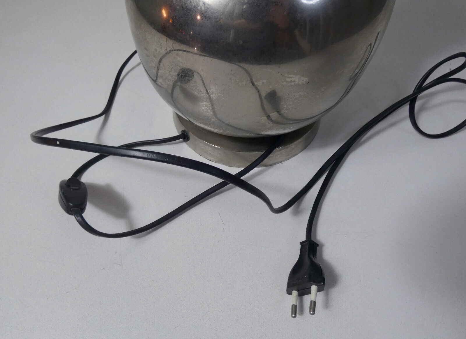 Vintage Space Age lamp with silver chrome metal ball base and DRIMMER H lampshade