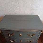 Regency style patinated bedroom chest of drawers with 2 drawers