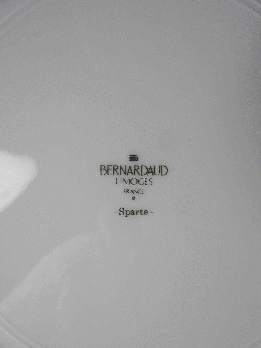 3 flat plates in porcelain Bernardaud Limoges model Sparte vintage