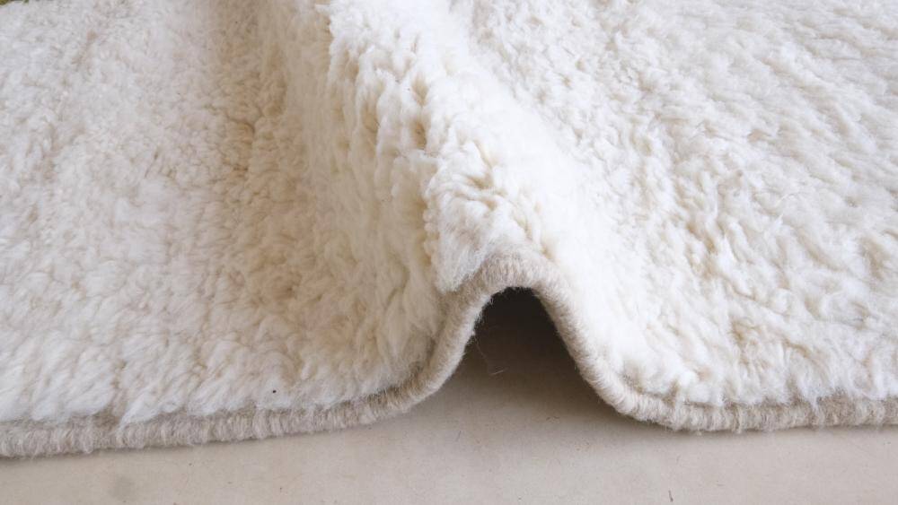 Contemporary Moroccan Rug - 245 x 176 cm