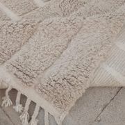 Superb Moroccan wool rug, handmade, dimensions 250x150 cm.